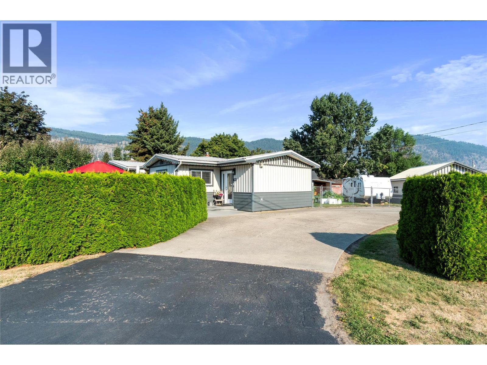 702 Second Avenue, Chase, British Columbia V0E 1M0 - Photo 4 - 10361805