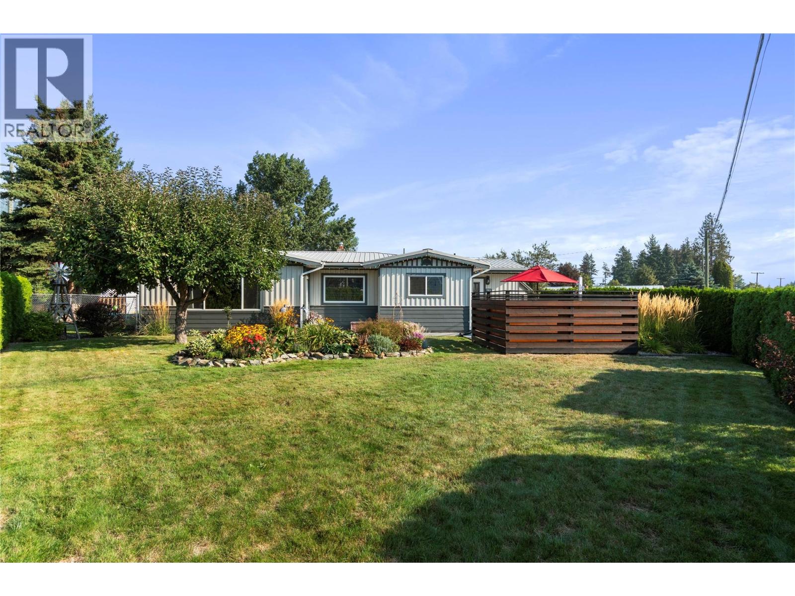 702 Second Avenue, Chase, British Columbia V0E 1M0 - Photo 1 - 10361805