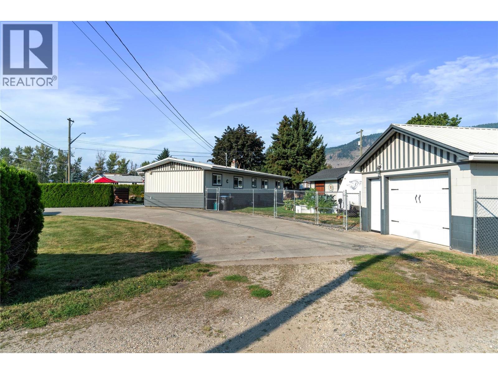 702 Second Avenue, Chase, British Columbia V0E 1M0 - Photo 6 - 10361805