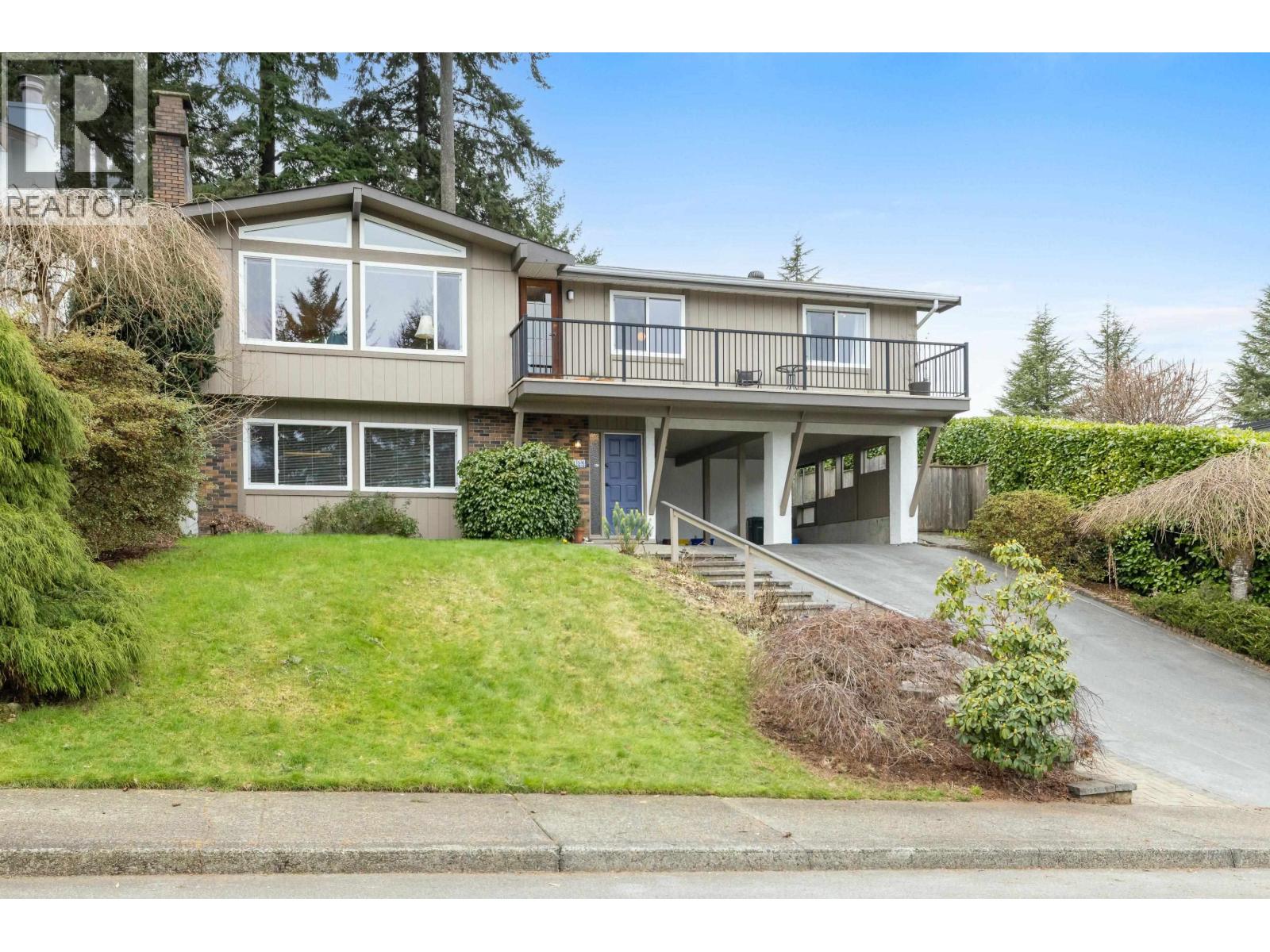 3156 Compass Court, Coquitlam, British Columbia  V3C 4A1 - Photo 3 - R3093332