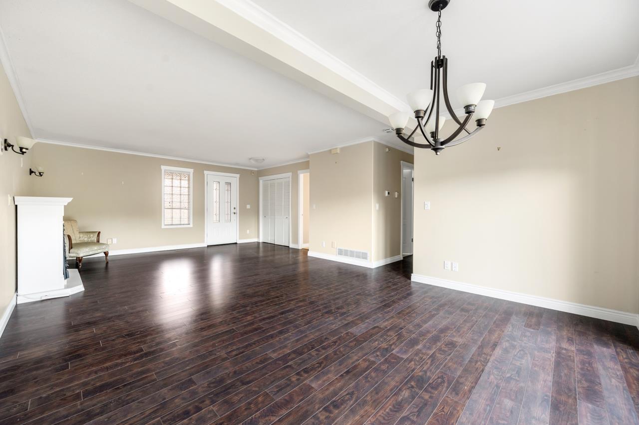 1071 King George Boulevard, Surrey, British Columbia  V4A 9S7 - Photo 5 - R3093336