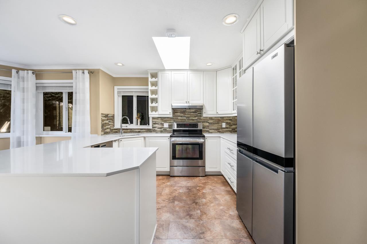 1071 King George Boulevard, Surrey, British Columbia  V4A 9S7 - Photo 7 - R3093336