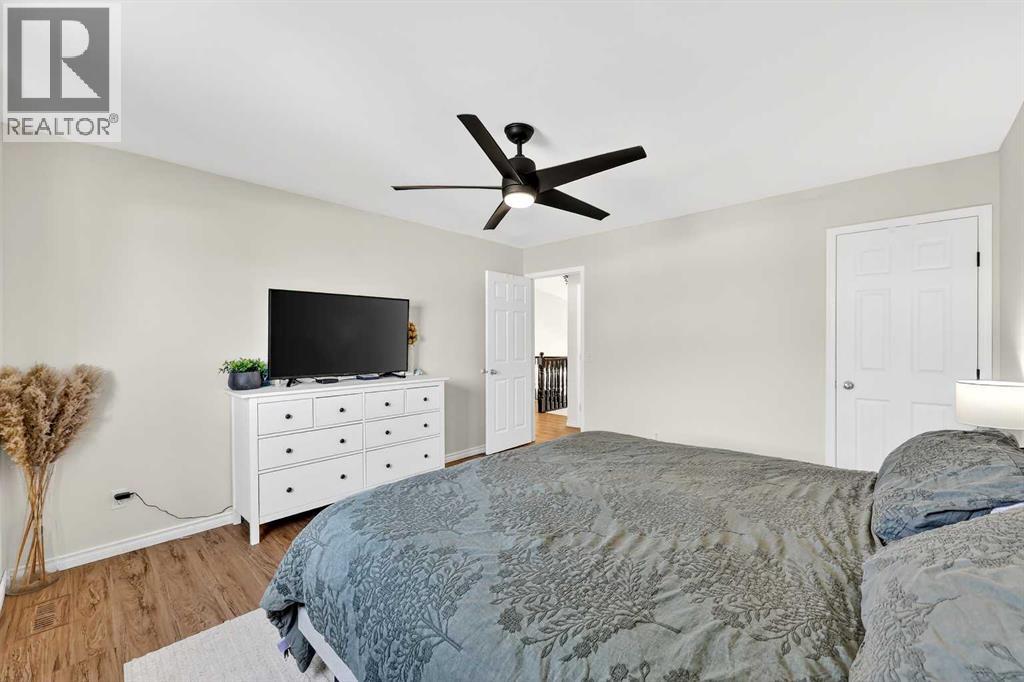 250 Cimarron Boulevard, Okotoks, Alberta  T1S 2E5 - Photo 17 - A2285608