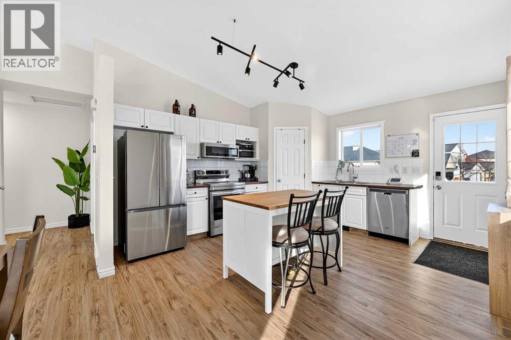 250 Cimarron Boulevard, Okotoks, Alberta  T1S 2E5 - Photo 9 - A2285608