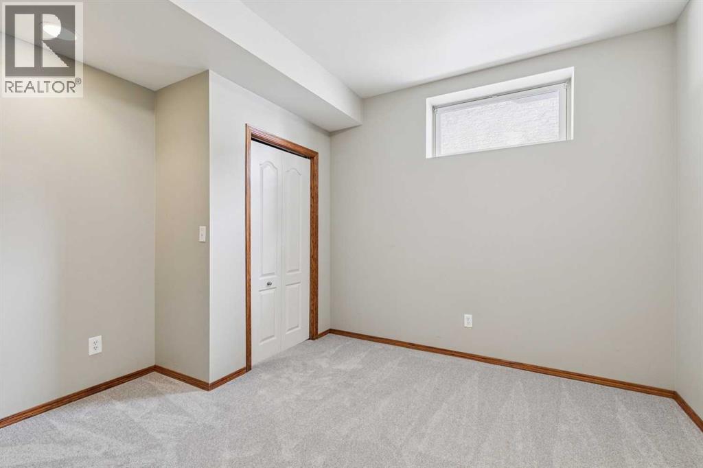 63 Evergreen Heights Sw, Calgary, Alberta  Y2Y 3A6 - Photo 42 - A2288146