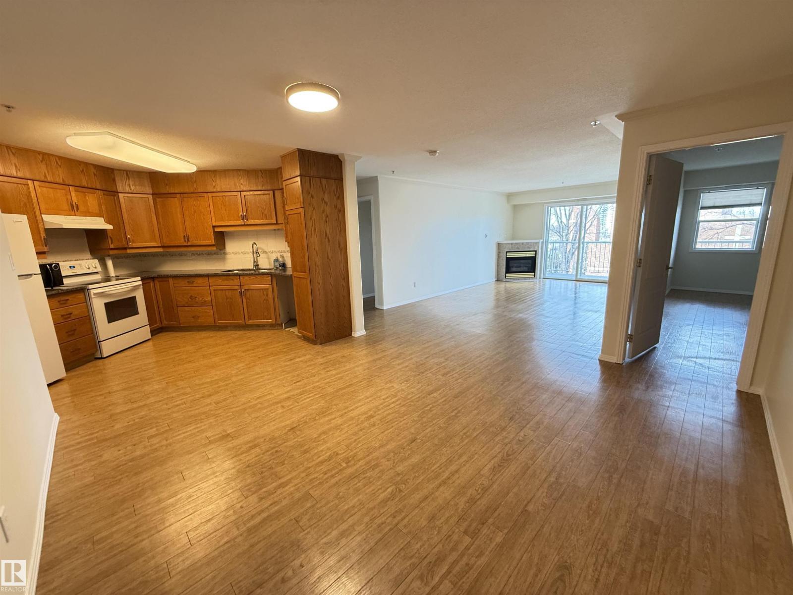 #302 8215 84 Av Nw, Edmonton, Alberta  T6C 4R2 - Photo 5 - E4472885