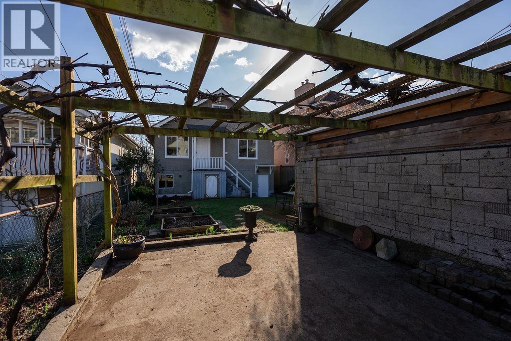 2867 E Georgia Street, Vancouver, British Columbia  V5K 2K3 - Photo 35 - R3092582