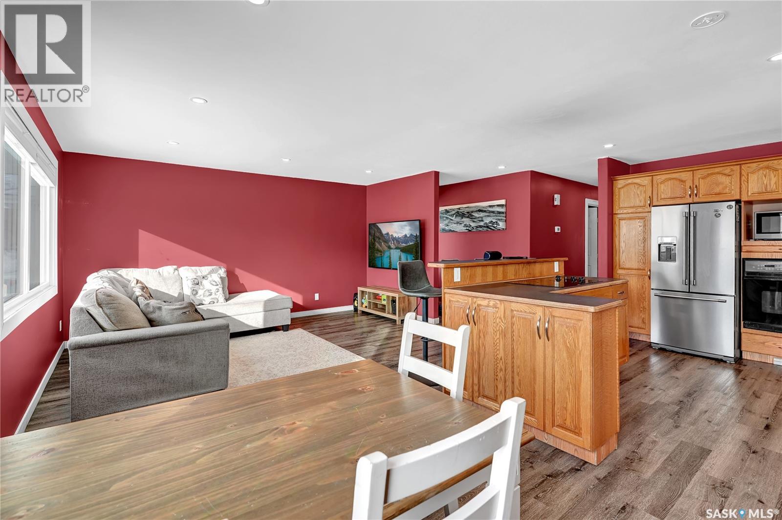 108 Hanley Crescent, Regina, Saskatchewan  S4R 5A7 - Photo 5 - SK029067