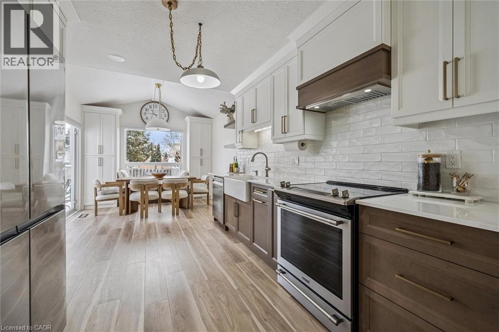 23 WHITTAKER Crescent, Cambridge, Ontario