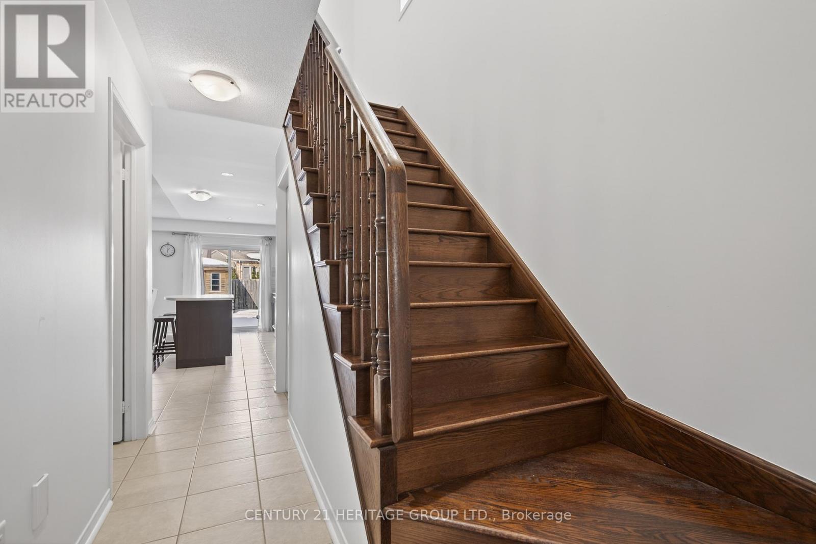 44 Acorn Lane, Bradford West Gwillimbury, Ontario  L3Z 0H6 - Photo 5 - N12817446