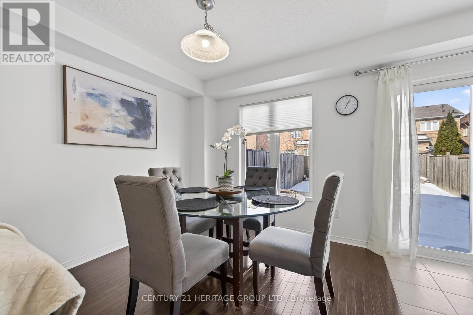 44 Acorn Lane, Bradford West Gwillimbury, Ontario  L3Z 0H6 - Photo 9 - N12817446