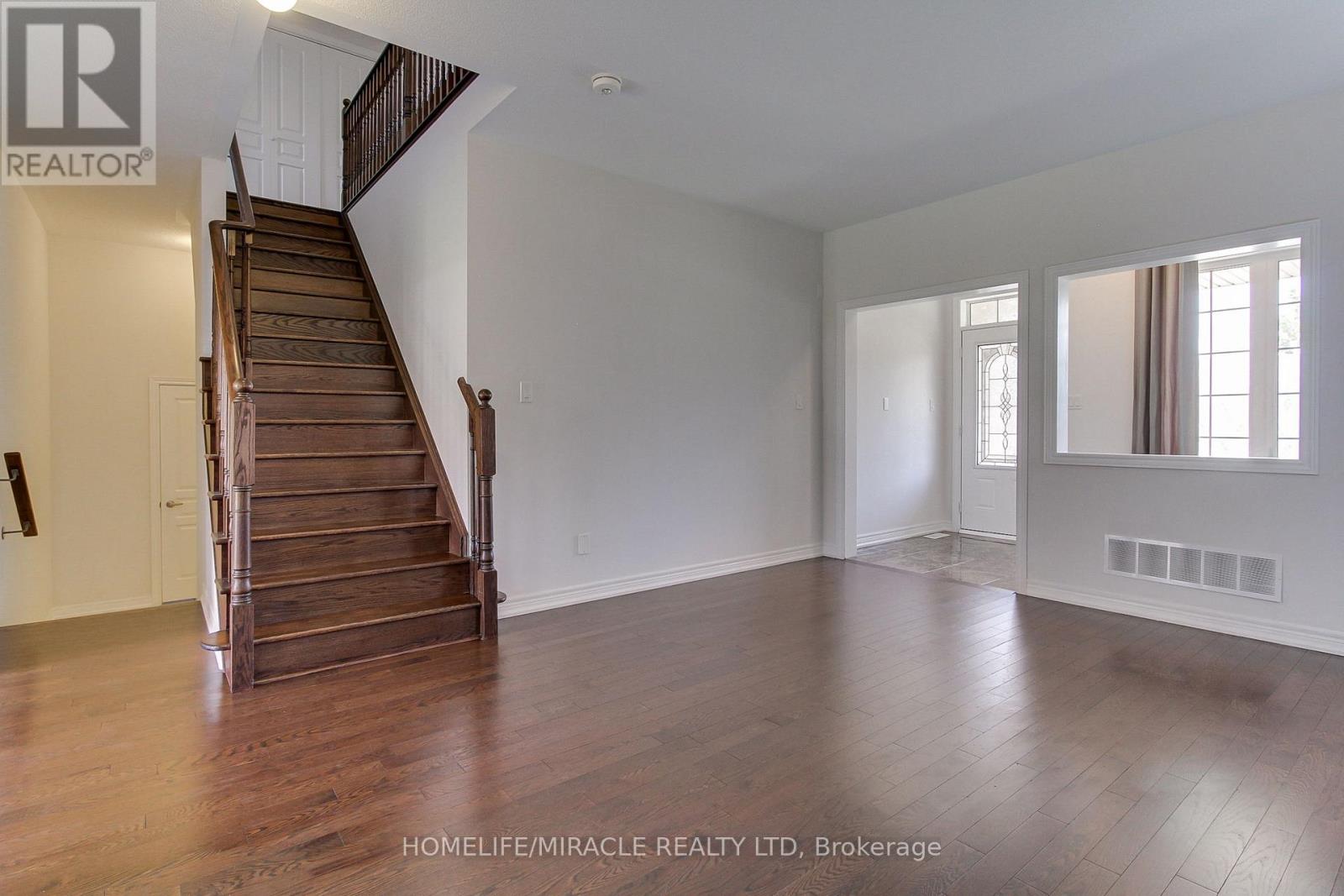 992 Green Street, Innisfil (Lefroy), Ontario  L0L 1W0 - Photo 21 - N12817474