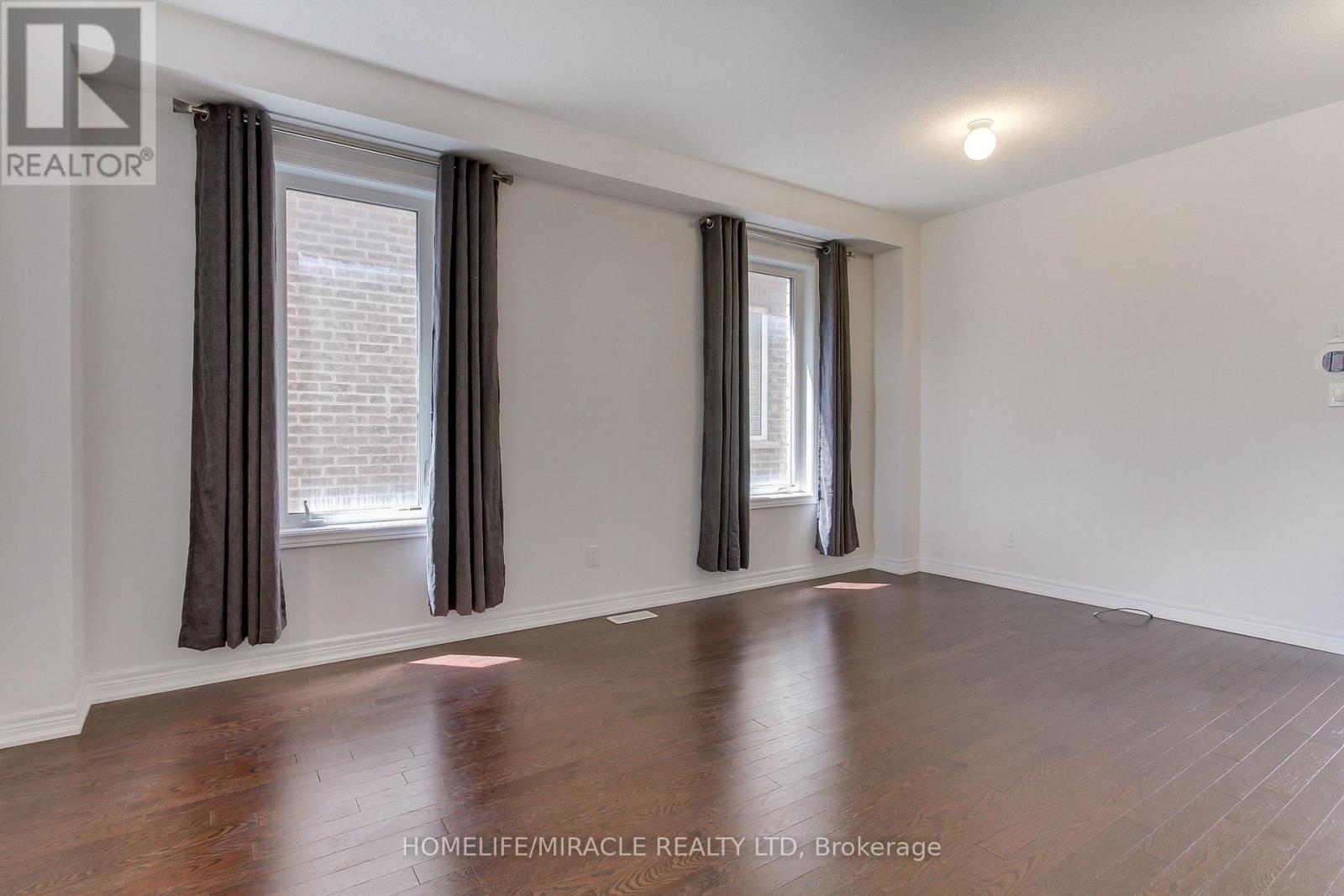 992 Green Street, Innisfil (Lefroy), Ontario  L0L 1W0 - Photo 9 - N12817474