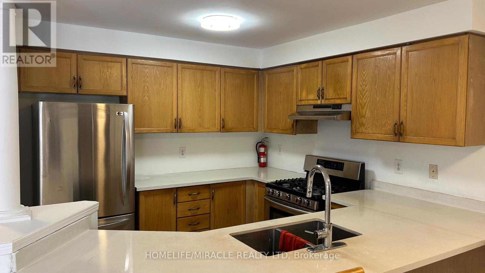 7 Arabia Gate, Brampton, Ontario  L6R 2P3 - Photo 11 - W12804400