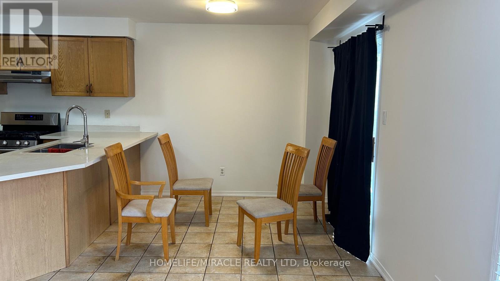 7 Arabia Gate, Brampton, Ontario  L6R 2P3 - Photo 15 - W12804400