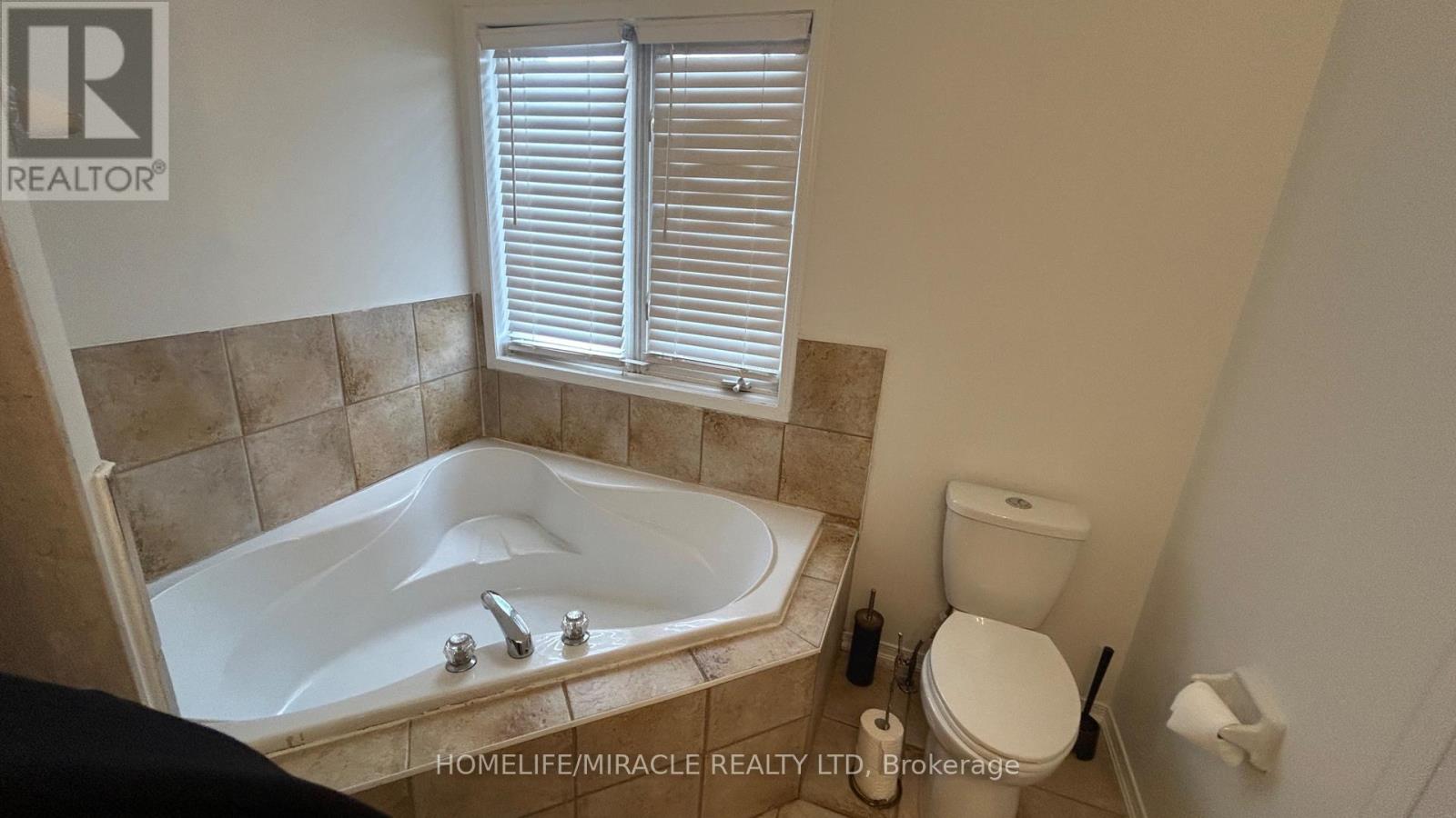 7 Arabia Gate, Brampton, Ontario  L6R 2P3 - Photo 27 - W12804400