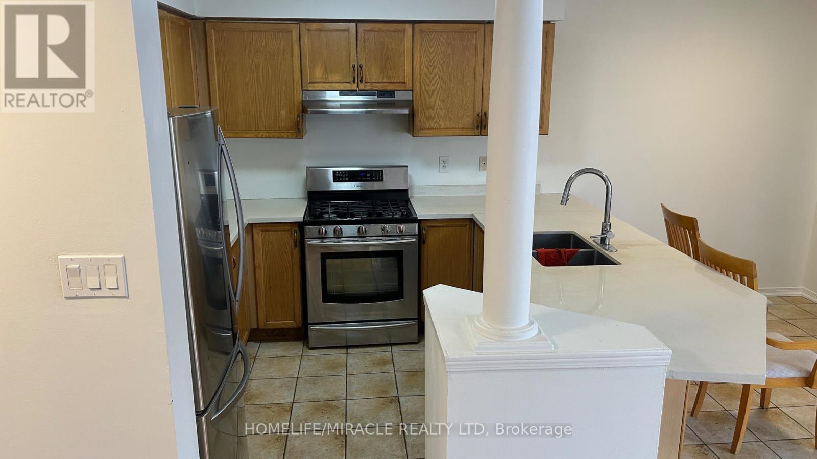 7 Arabia Gate, Brampton, Ontario  L6R 2P3 - Photo 10 - W12804400