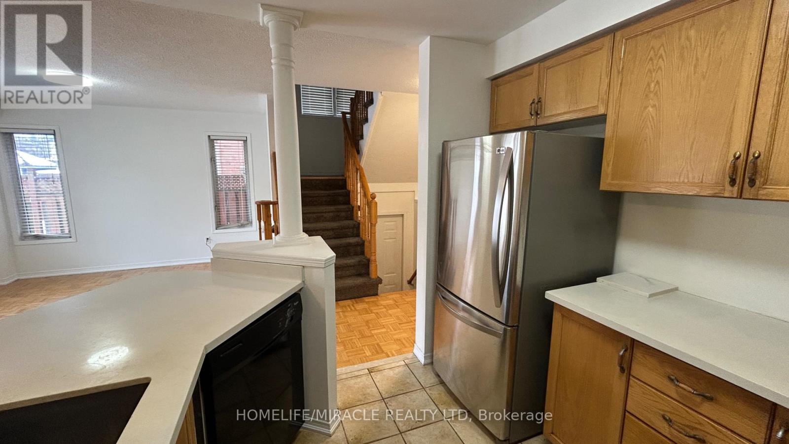 7 Arabia Gate, Brampton, Ontario  L6R 2P3 - Photo 12 - W12804400