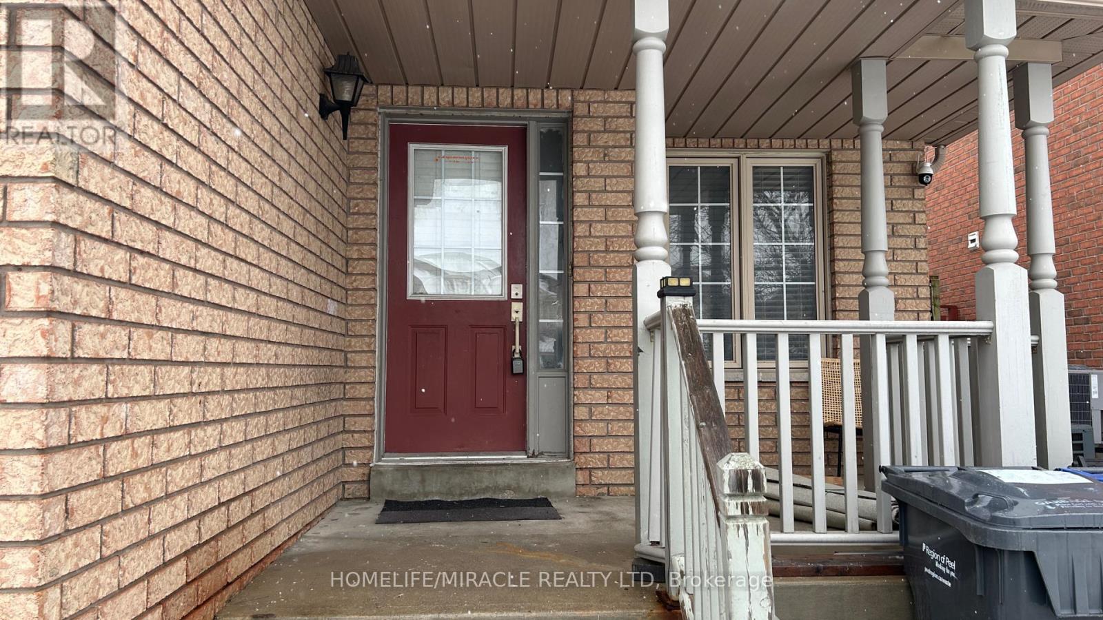 7 Arabia Gate, Brampton, Ontario  L6R 2P3 - Photo 2 - W12804400