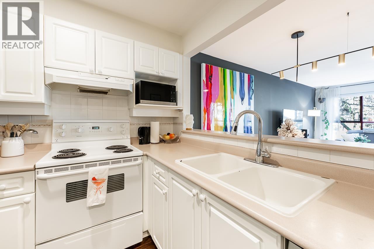 203 2140 W 12th Street, Vancouver, British Columbia  V6K 2N2 - Photo 9 - R3090067