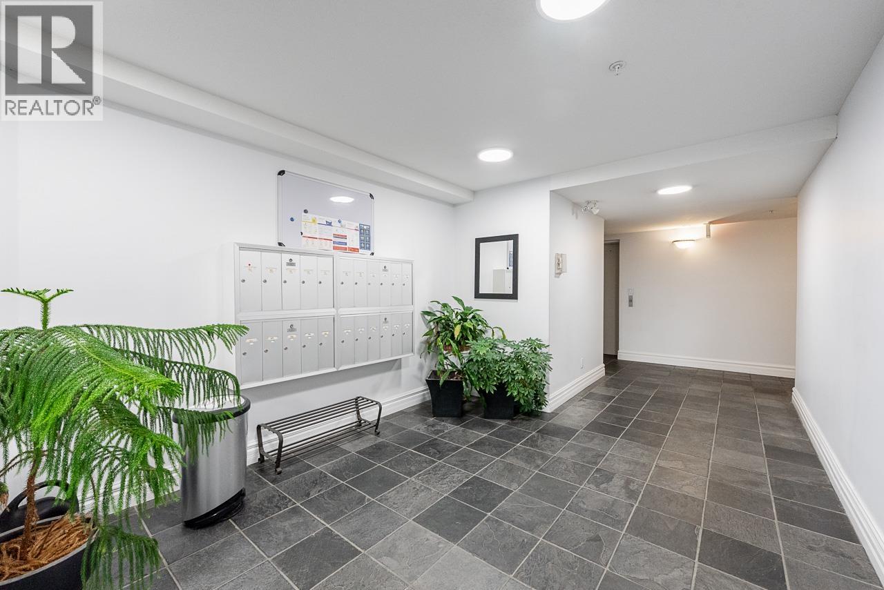 203 2140 W 12th Street, Vancouver, British Columbia  V6K 2N2 - Photo 24 - R3090067