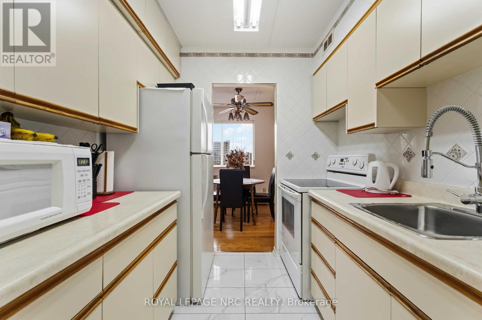 418 - 198 Scott Street, St. Catharines, Ontario  L2N 5T3 - Photo 15 - X12815770