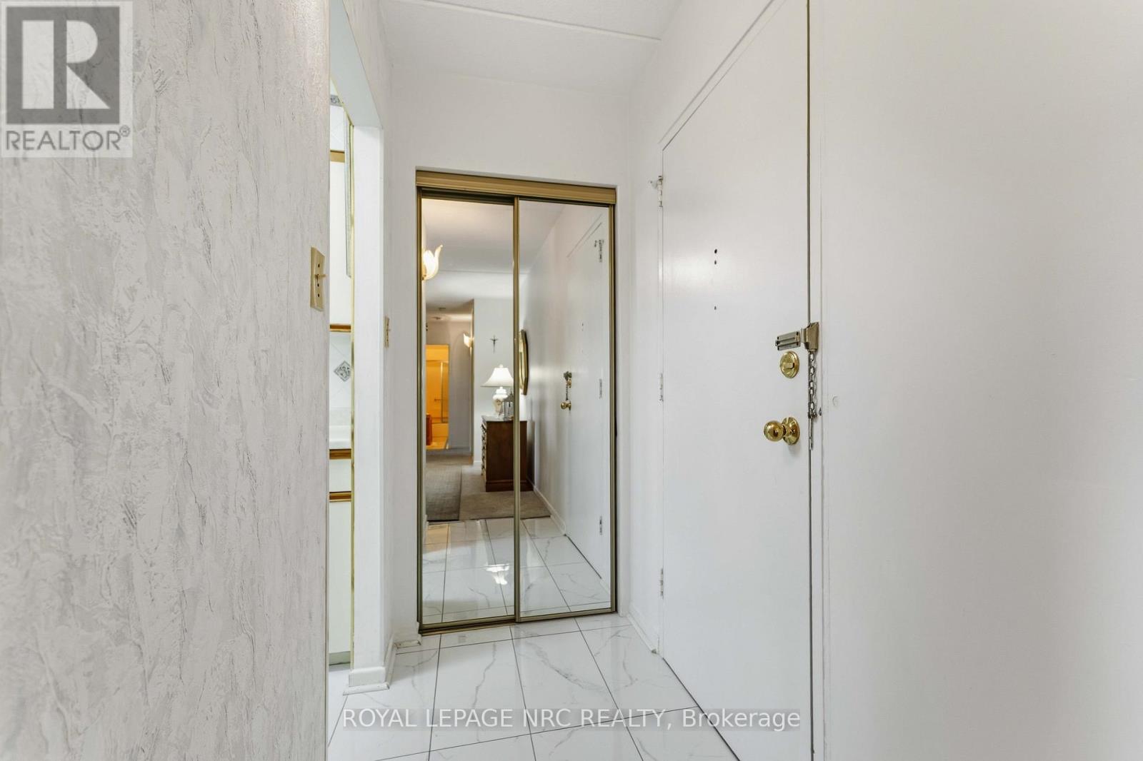 418 - 198 Scott Street, St. Catharines, Ontario  L2N 5T3 - Photo 4 - X12815770