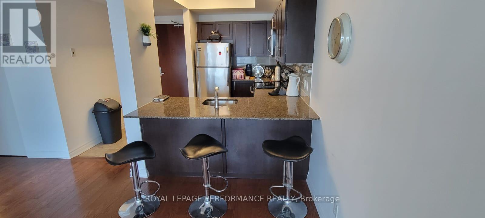 2402 - 234 Rideau Street, Ottawa, Ontario  K1N 0A9 - Photo 2 - X12817512