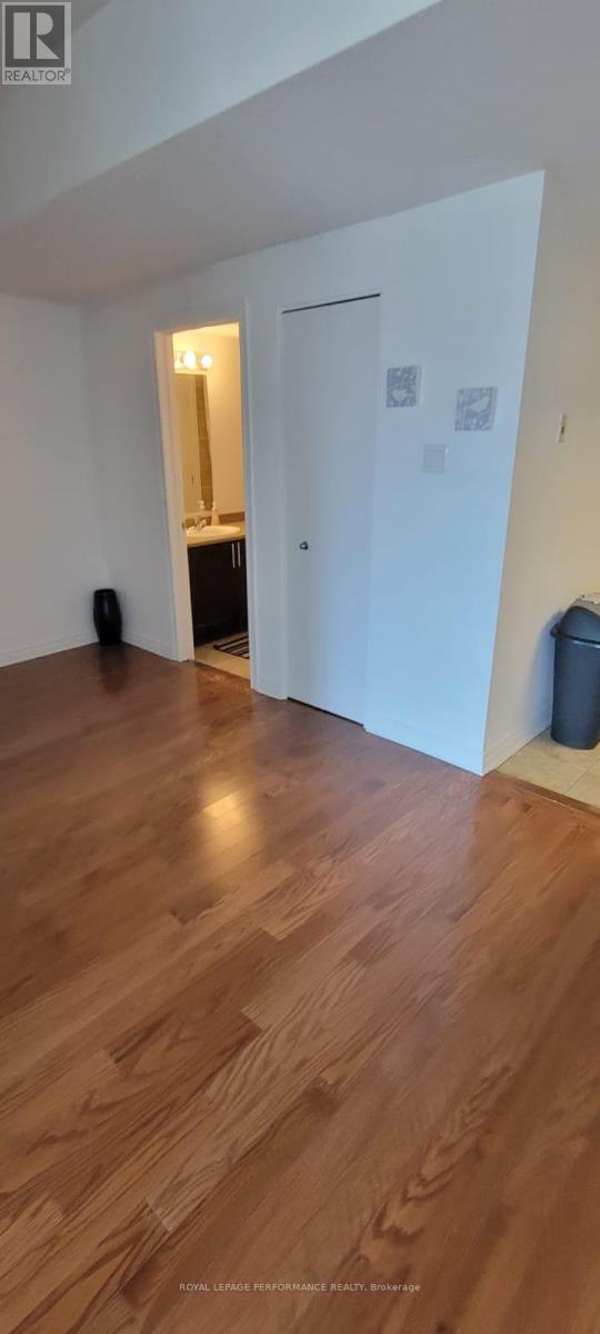2402 - 234 Rideau Street, Ottawa, Ontario  K1N 0A9 - Photo 8 - X12817512