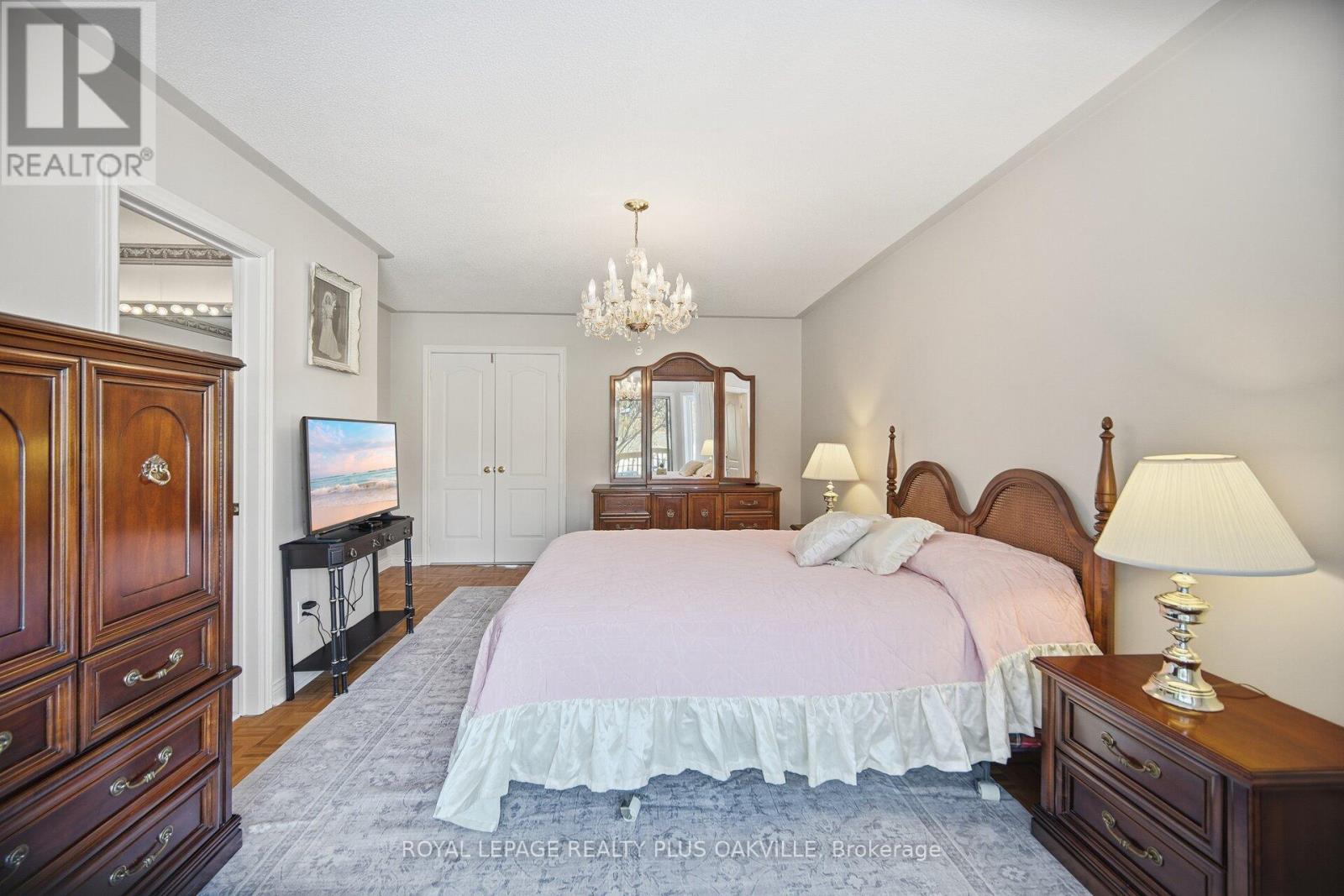 3395 Trelawny Circle, Mississauga, Ontario  L5N 6N6 - Photo 24 - W12817444