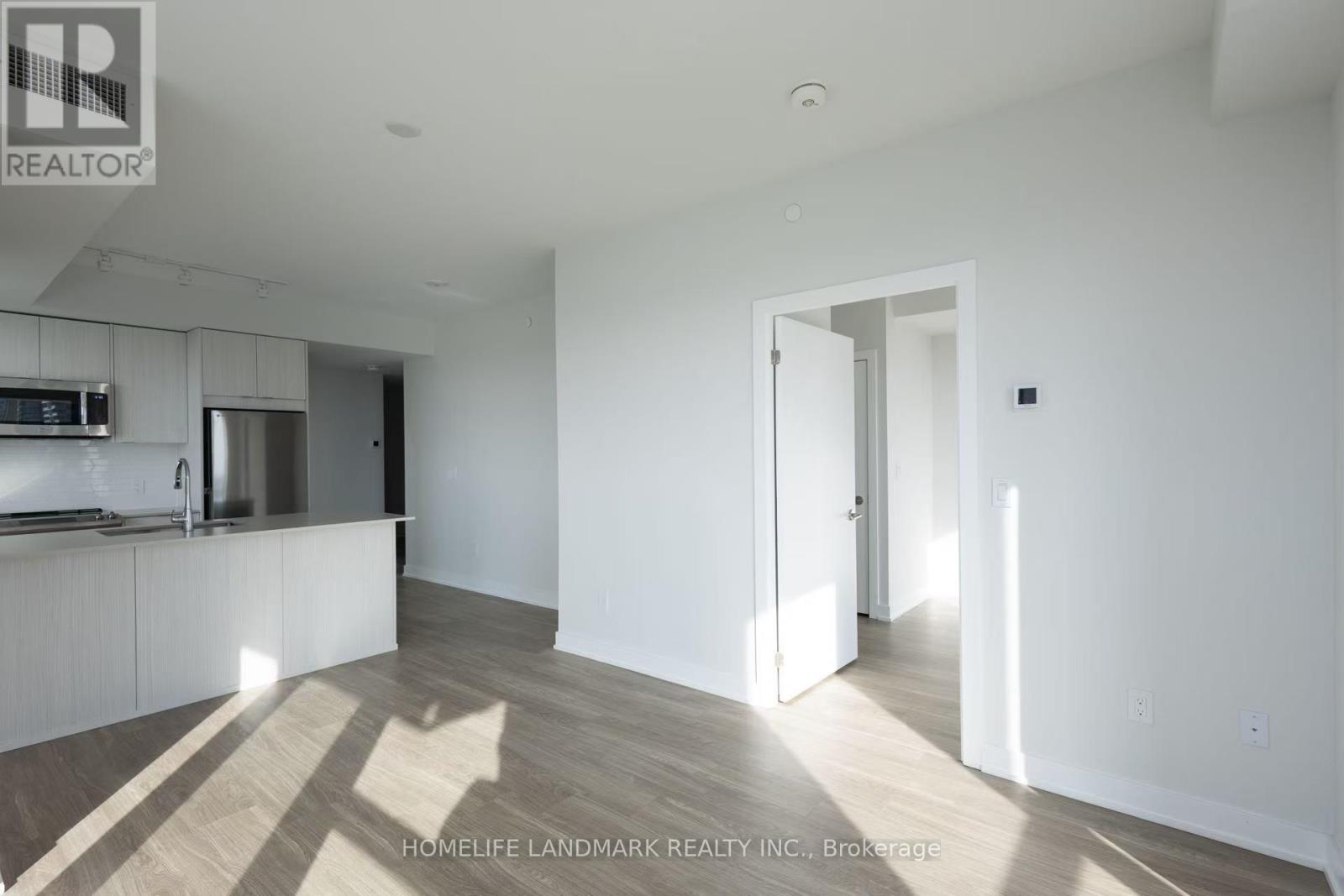 2210 - 4130 Parkside Village Drive, Mississauga, Ontario  L5B 3M8 - Photo 4 - W12817458