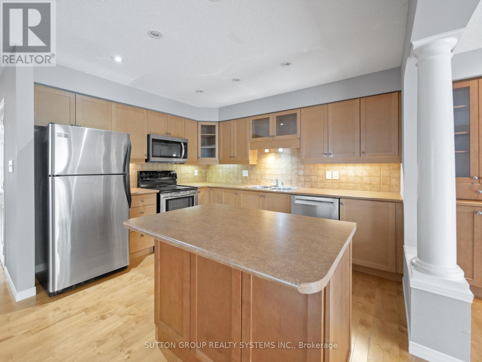 169 Sims Estate Drive, Kitchener, Ontario  N2A 0A6 - Photo 5 - X12817478