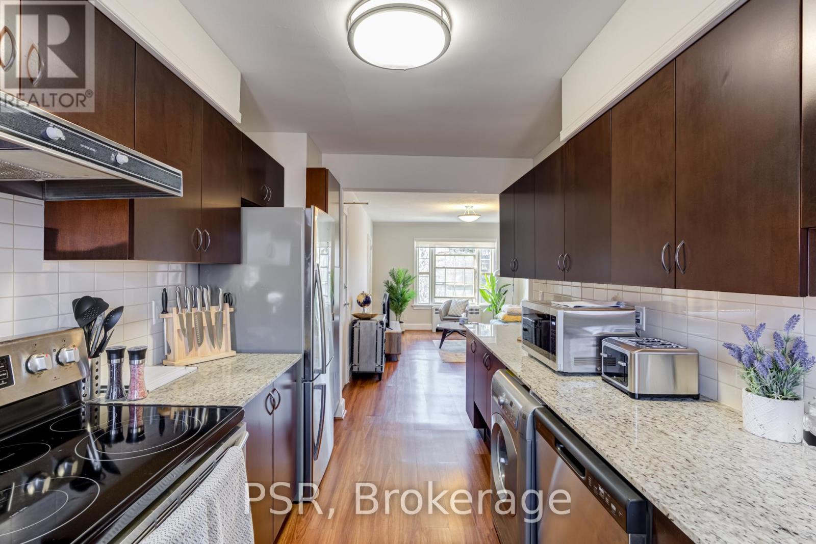 U25 - 4 Sutherland Drive, Toronto, Ontario  M4G 1G8 - Photo 8 - C12814998