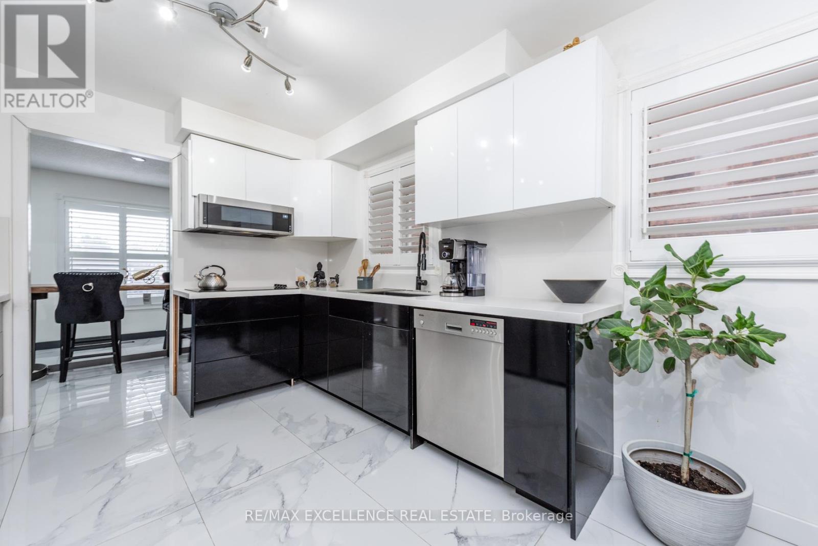 60 Kesteven Crescent, Brampton, Ontario  L6W 4E5 - Photo 12 - W12817510