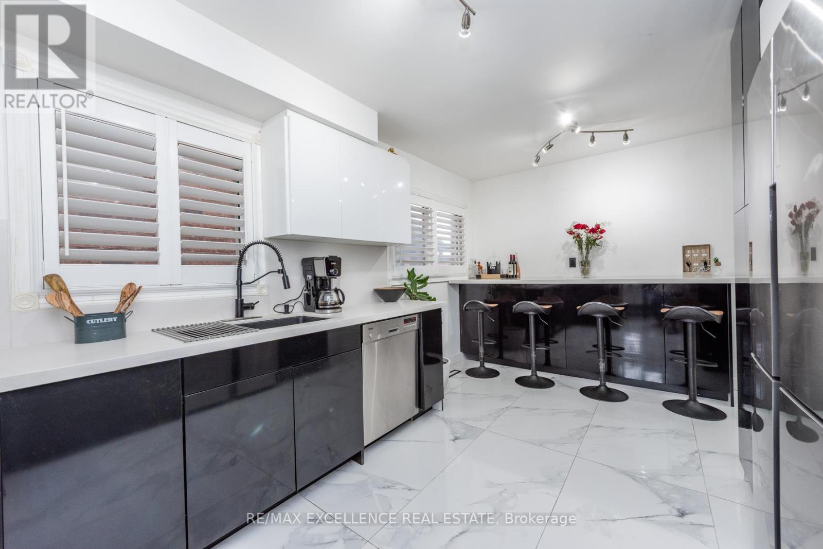 60 Kesteven Crescent, Brampton, Ontario  L6W 4E5 - Photo 14 - W12817510