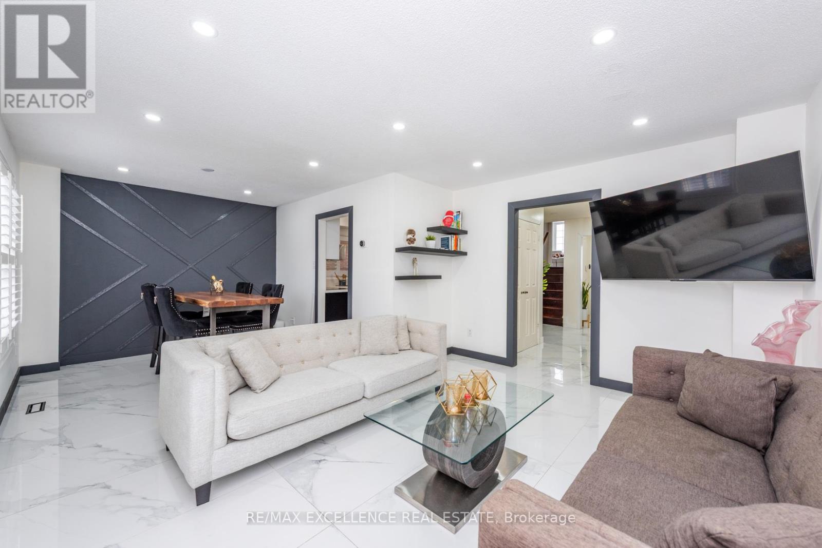 60 Kesteven Crescent, Brampton, Ontario  L6W 4E5 - Photo 3 - W12817510