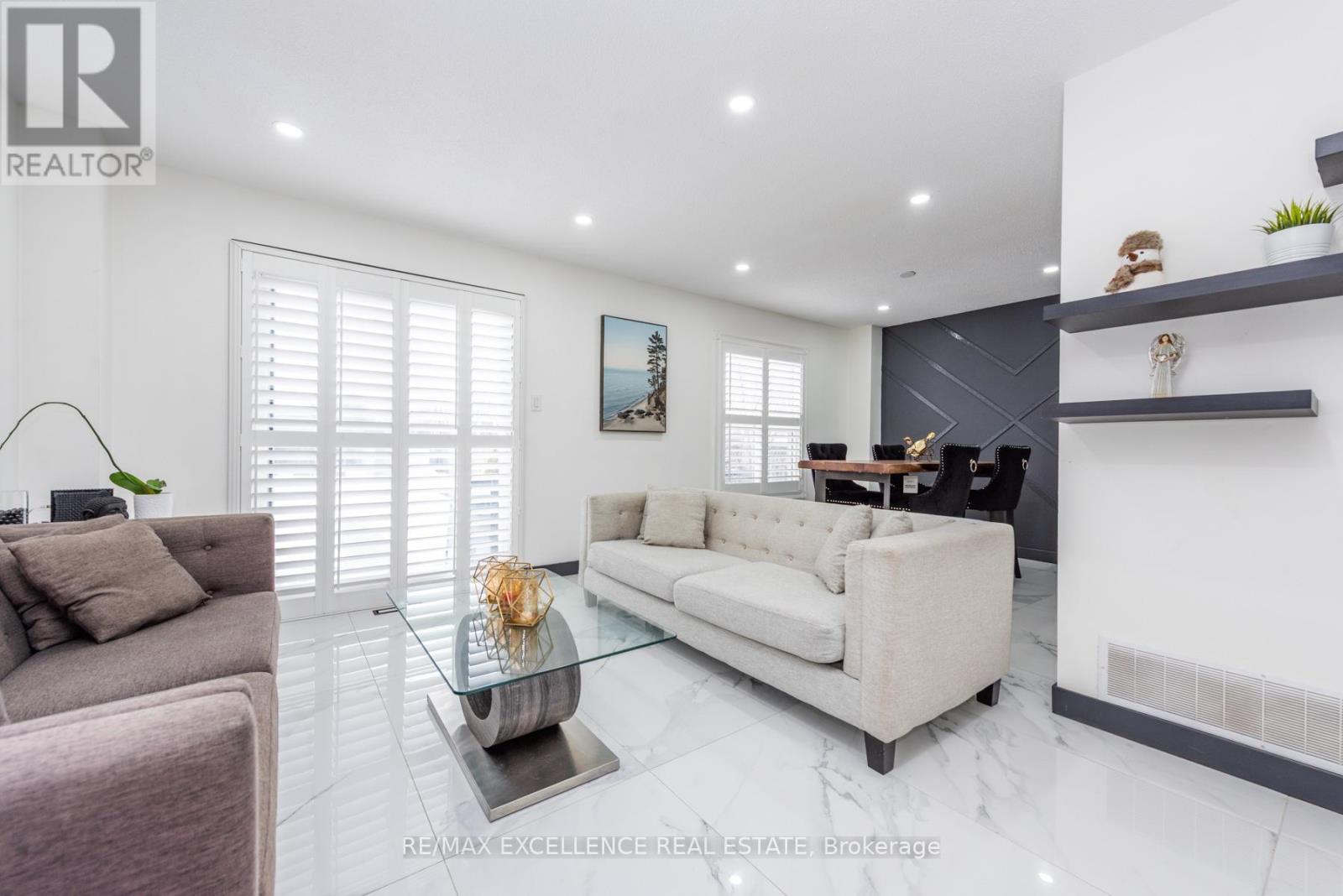 60 Kesteven Crescent, Brampton, Ontario  L6W 4E5 - Photo 4 - W12817510