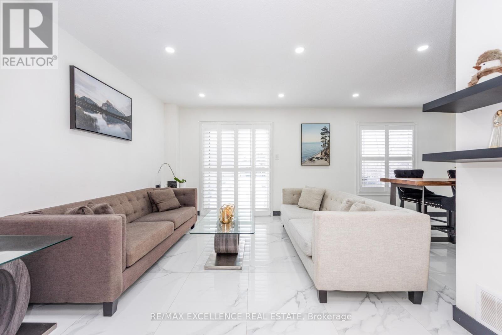 60 Kesteven Crescent, Brampton, Ontario  L6W 4E5 - Photo 5 - W12817510