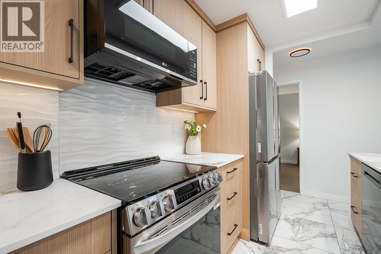 608 2004 Fullerton Avenue, North Vancouver, British Columbia  V7P 3G8 - Photo 12 - R3093342