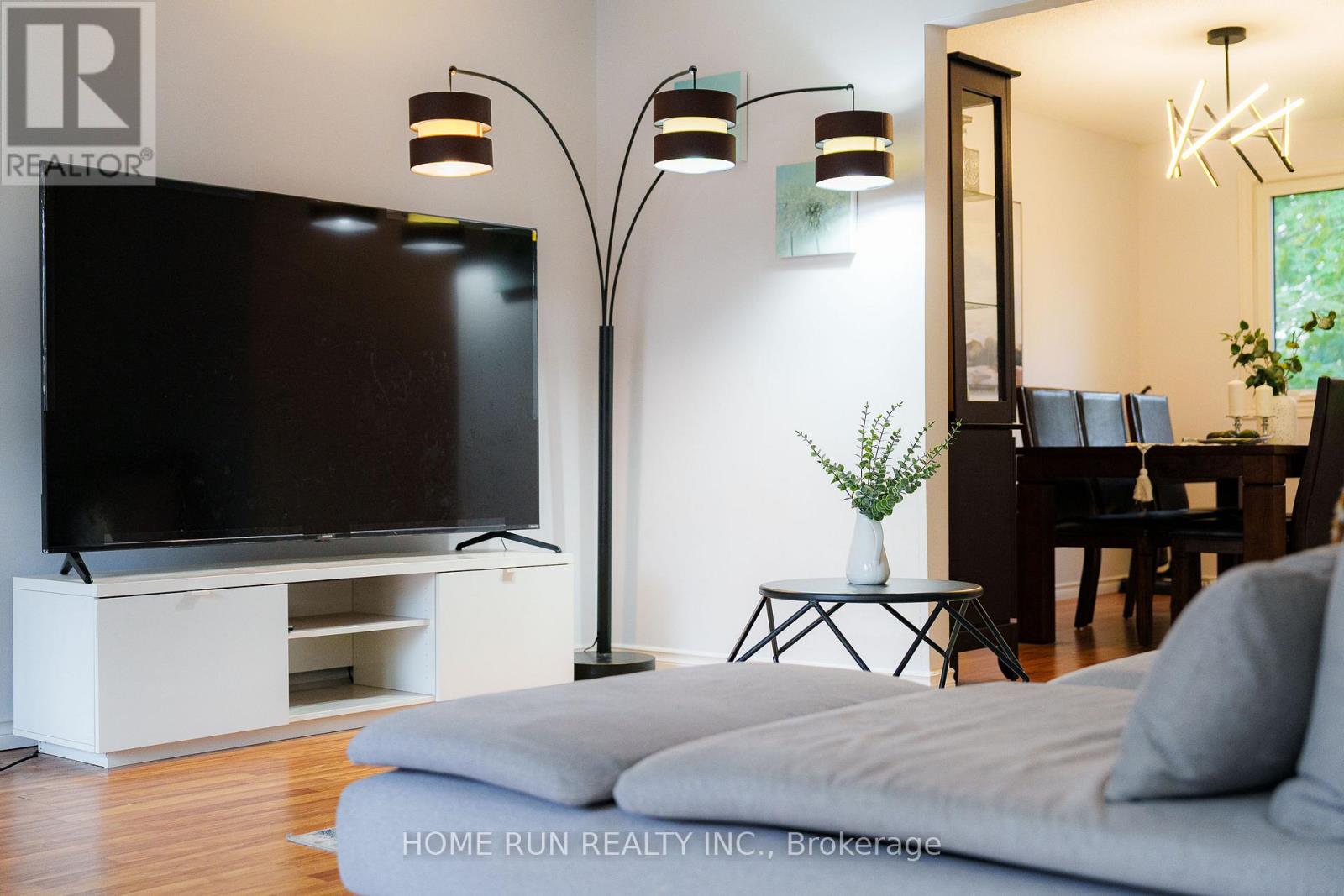 29 Cymbeline Drive, Ottawa, Ontario  K2H 7X9 - Photo 4 - X12817522