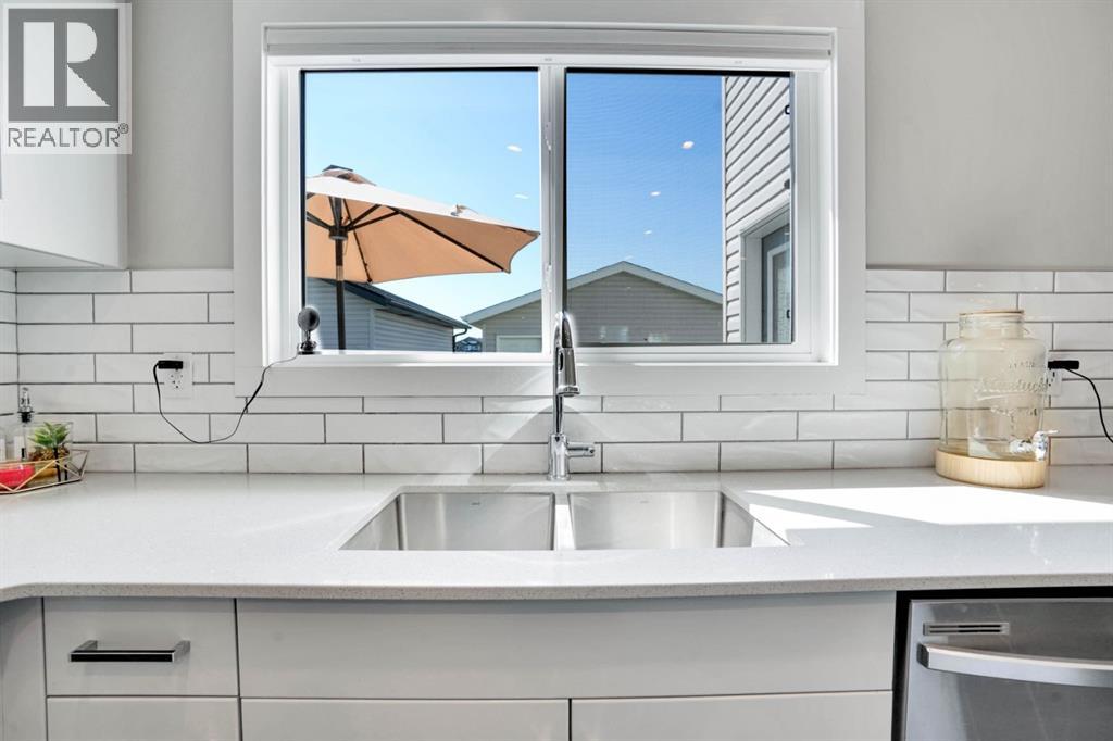 47 Lake Street, Rural Red Deer County, Alberta  T4E 3C9 - Photo 13 - A2288486