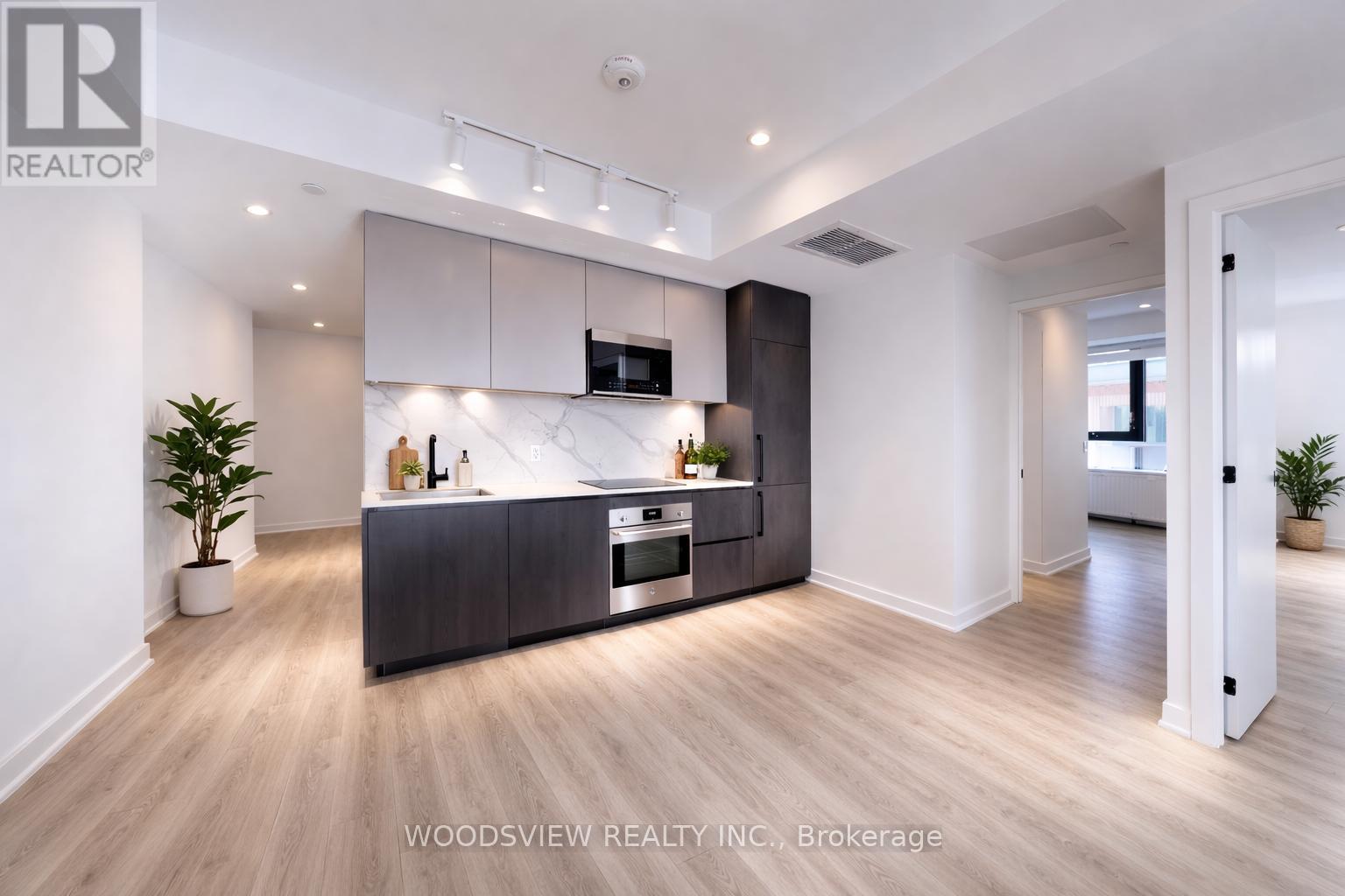 307 - 699 SHEPPARD AVENUE E