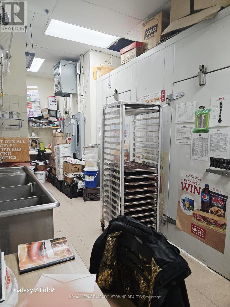 6986 Financial Drive, Mississauga, Ontario  L5N 8J4 - Photo 10 - W12817538