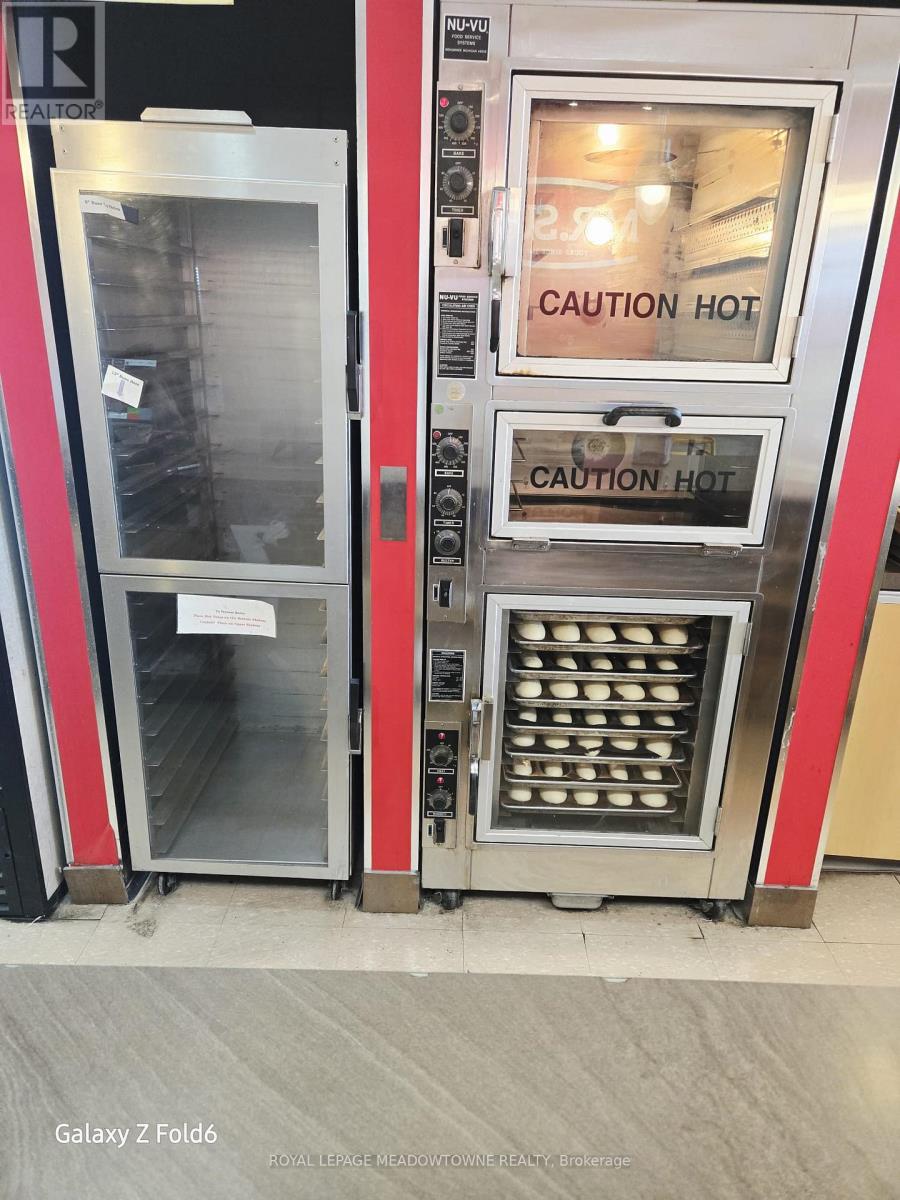 6986 Financial Drive, Mississauga, Ontario  L5N 8J4 - Photo 3 - W12817538