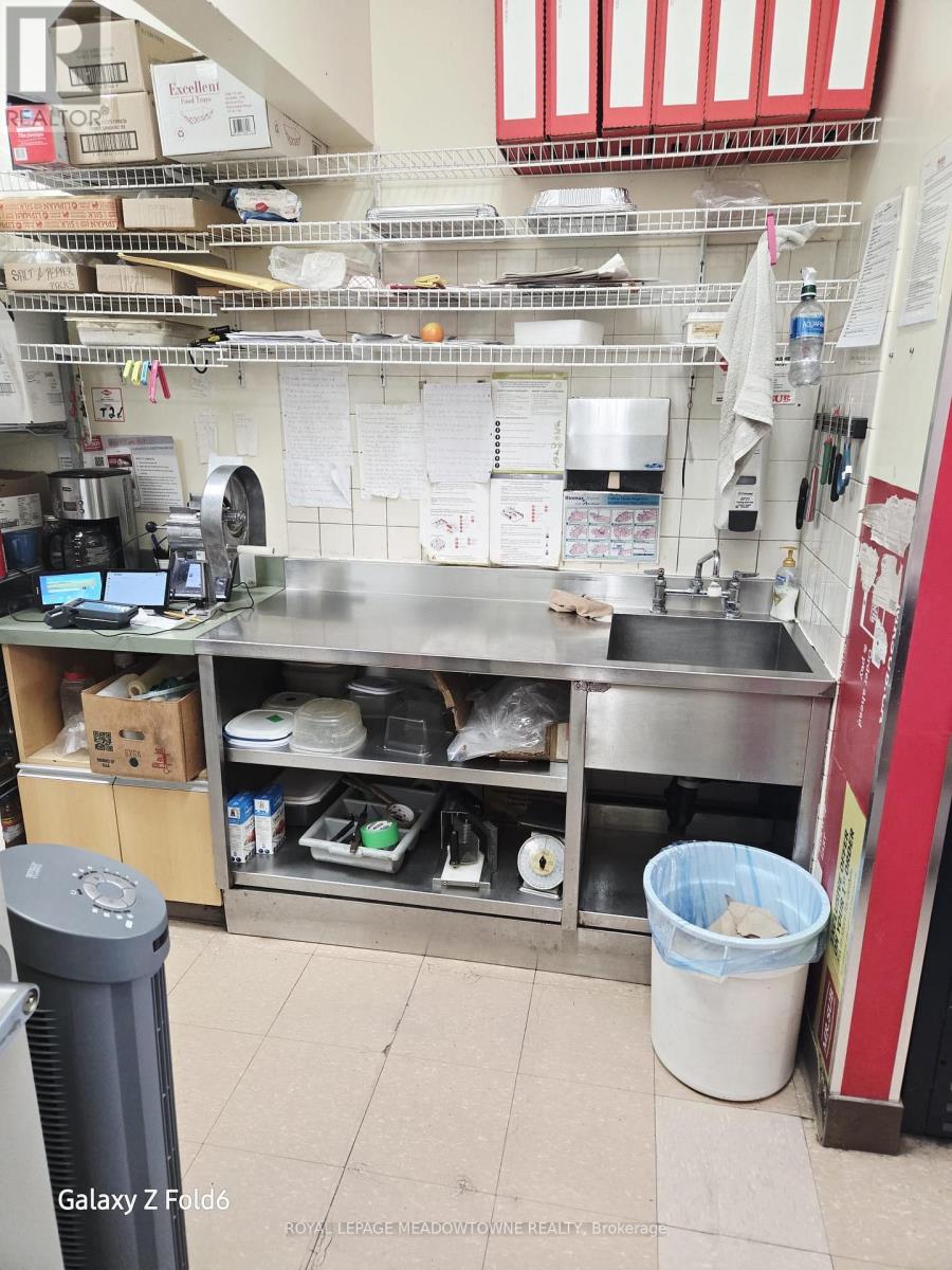 6986 Financial Drive, Mississauga, Ontario  L5N 8J4 - Photo 8 - W12817538