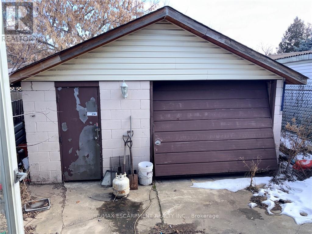 14 Carlisle Street, Hamilton, Ontario  L8H 4C3 - Photo 12 - X12817536