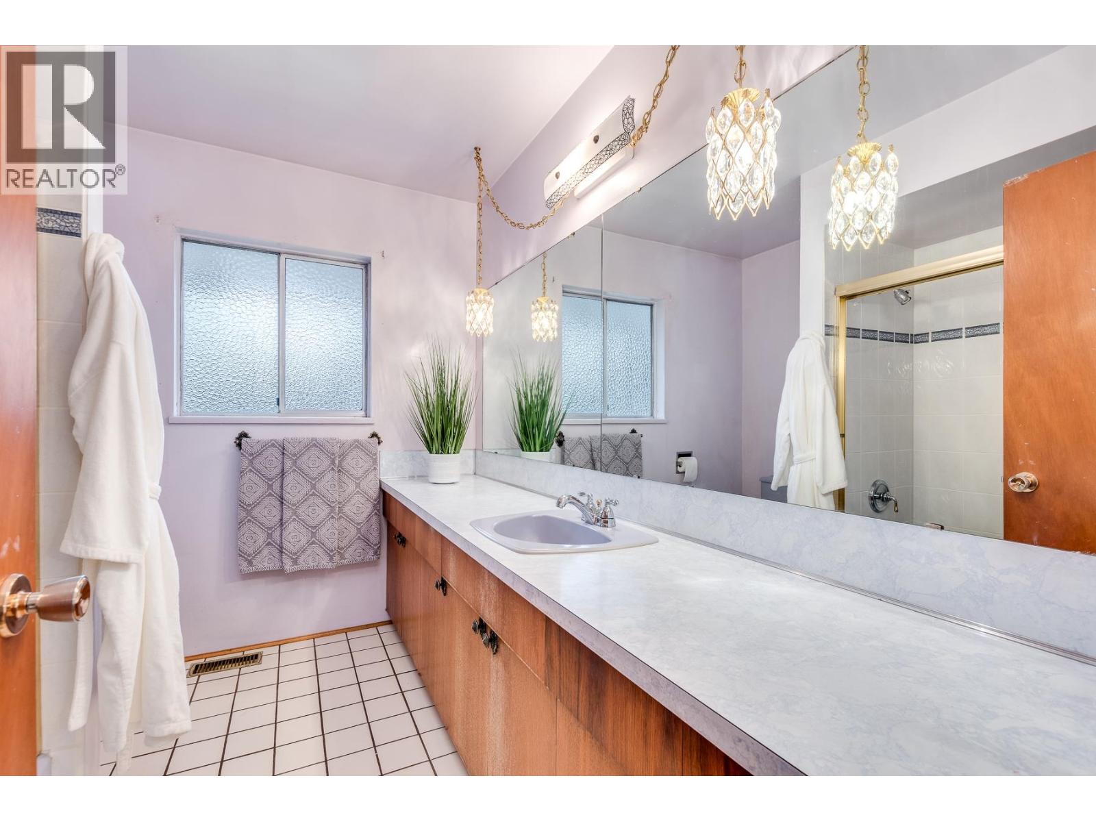 1250 Delta Avenue, Burnaby, British Columbia V5B 3G2 - Photo 17 - R3083551