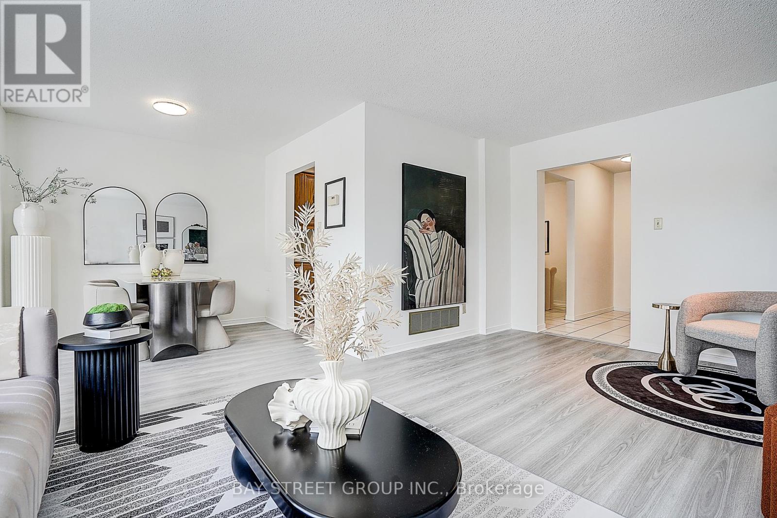 203 Roxanne Crescent, Toronto, Ontario  M1V 4G4 - Photo 7 - E12814910