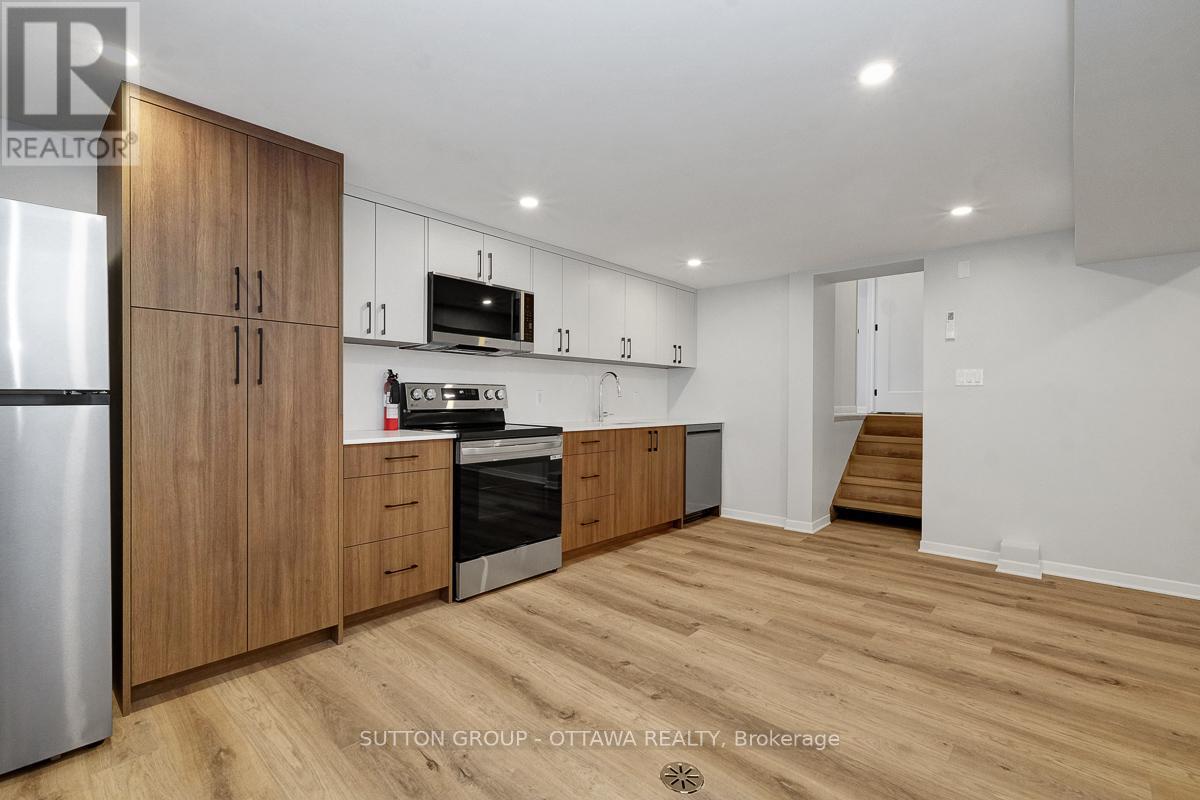 B - 2413 Ryan Drive, Ottawa, Ontario  K2C 1K9 - Photo 10 - X12817588