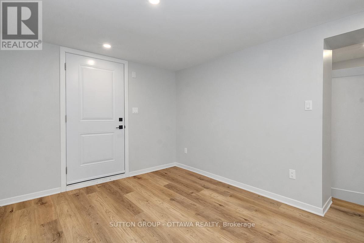 B - 2413 Ryan Drive, Ottawa, Ontario  K2C 1K9 - Photo 4 - X12817588
